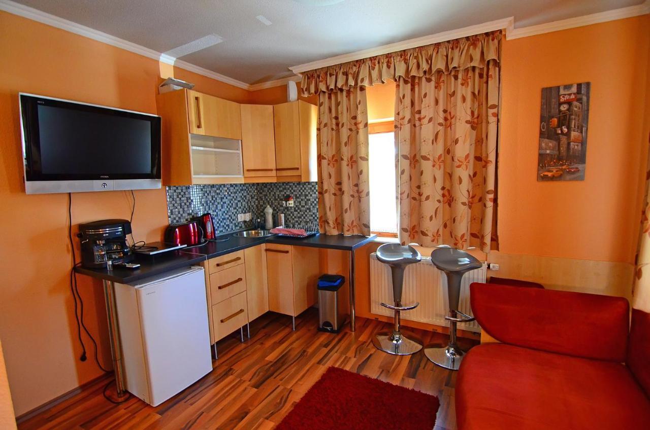 Medora Park - Bagolyvar Apartmanhaz การ์ดอนนี ภายนอก รูปภาพ