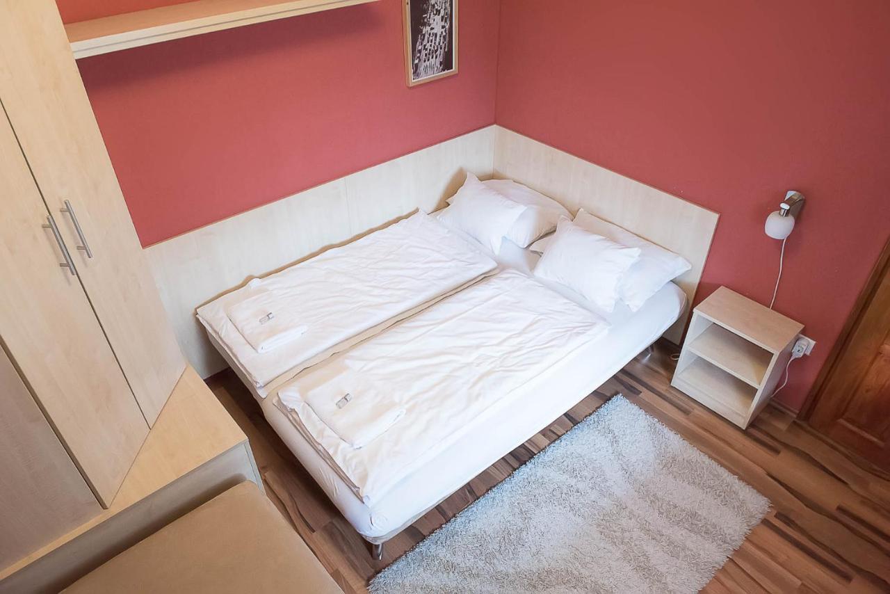 Medora Park - Bagolyvar Apartmanhaz การ์ดอนนี ภายนอก รูปภาพ